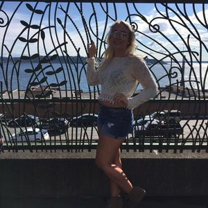 Meet your Posher, Delaney